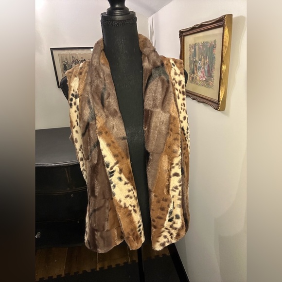 Leopard print faux fur vest - Picture 5 of 13